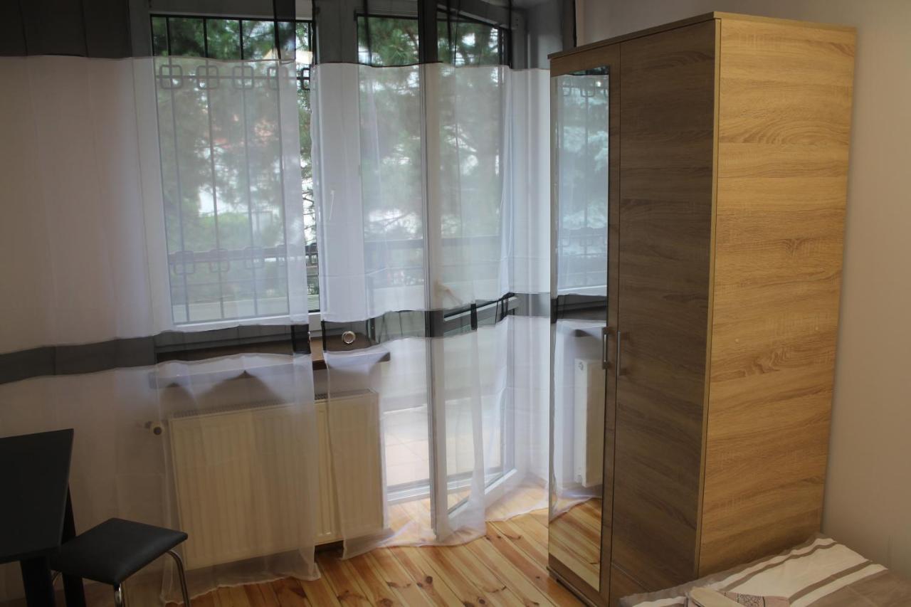 Saska Ochota Forest Guest House Warsaw Exterior photo
